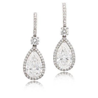 View full screen - View 1 of Lot 270. Pair of Diamond Pendent Earrings | 3.02 及 3.00克拉 梨形 D色 內部無瑕 鑽石 耳墜一對.