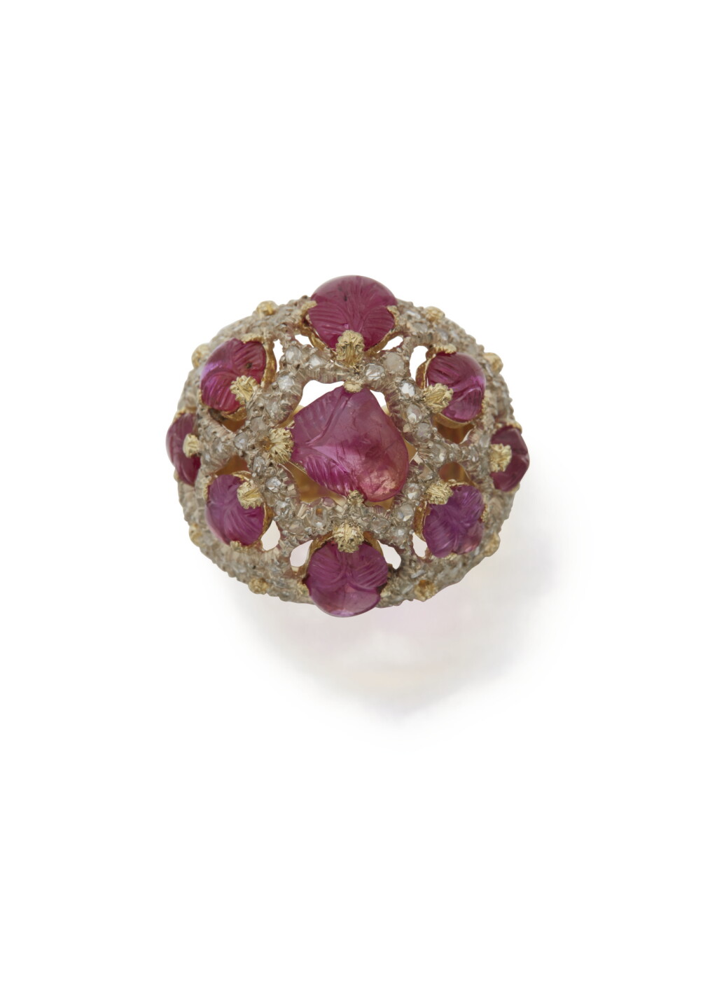 View full screen - View 1 of Lot 121. RUBY AND DIAMOND RING, BUCCELLATI.