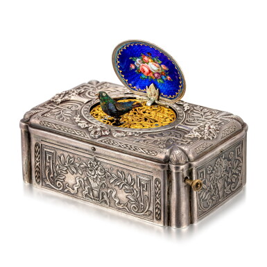 View full screen - View 1 of Lot 4018. SWISS | A SILVER AND ENAMEL SINGING BIRD BOX, CIRCA 1900.