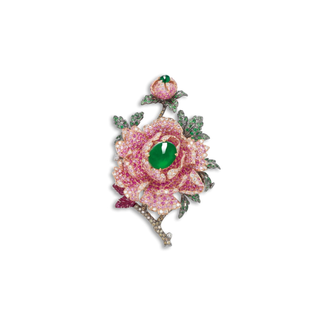 View full screen - View 1 of Lot 1636. JADEITE, GEM SET AND DIAMOND BROOCH 天然翡翠 配 寶石 及 鑽石 別針.