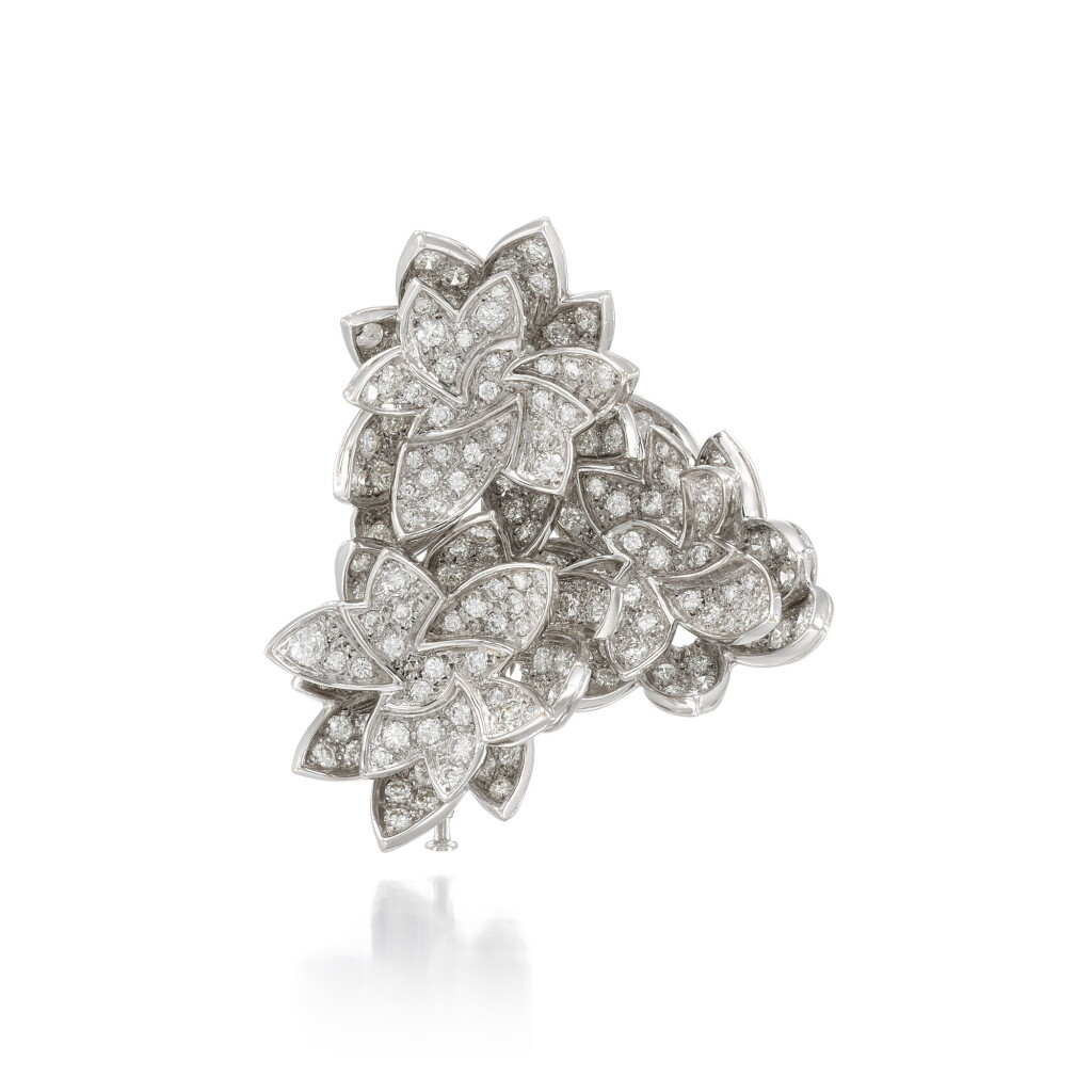 View full screen - View 1 of Lot 75. Diamond Brooch/Pendant.