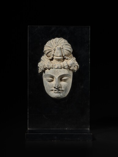 全螢幕檢視 - 查看175A gray schist head of a Bodhisattva, Ancient Region of Gandhara, 3rd - 5th century的1