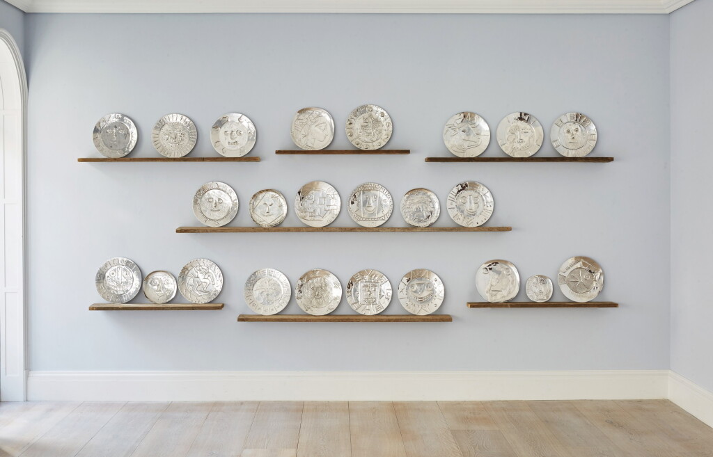 View full screen - View 1 of Lot 144. A complete set of 24 silver plates | 全套二十四件銀盤.