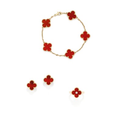 View full screen - View 1 of Lot 134. DEMI-PARURE CORNALINE, "ALHAMBRA", VAN CLEEF & ARPELS | CARNELIAN DEMI-PARURE, 'ALHAMBRA', VAN CLEEF & ARPELS.