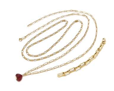 View full screen - View 1 of Lot 80. Two chain necklaces and bracelet (Due collane ed un bracciale).