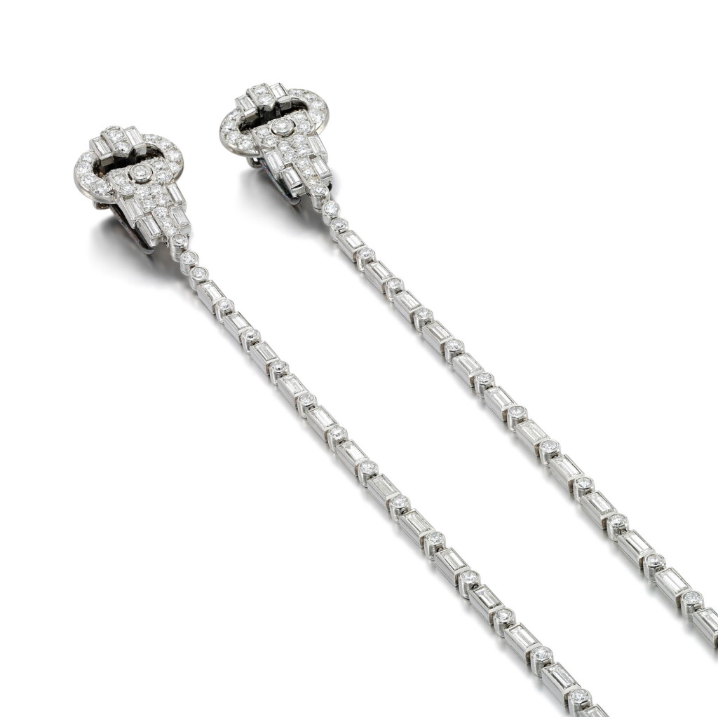 View full screen - View 1 of Lot 136. Diamond broche poignée, Art Deco.