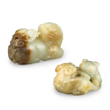 View full screen - View 1 of Lot 622. A JADE FIGURE OF QILIN AND A JADE 'BADGERS' GROUP MING - QING DYNASTY | 明至清 玉雕麒麟吐書及雙獾把件.