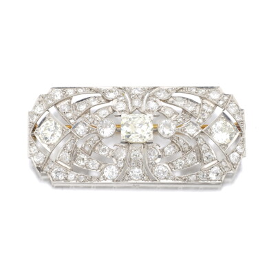 View full screen - View 1 of Lot 65. DIAMOND BROOCH.