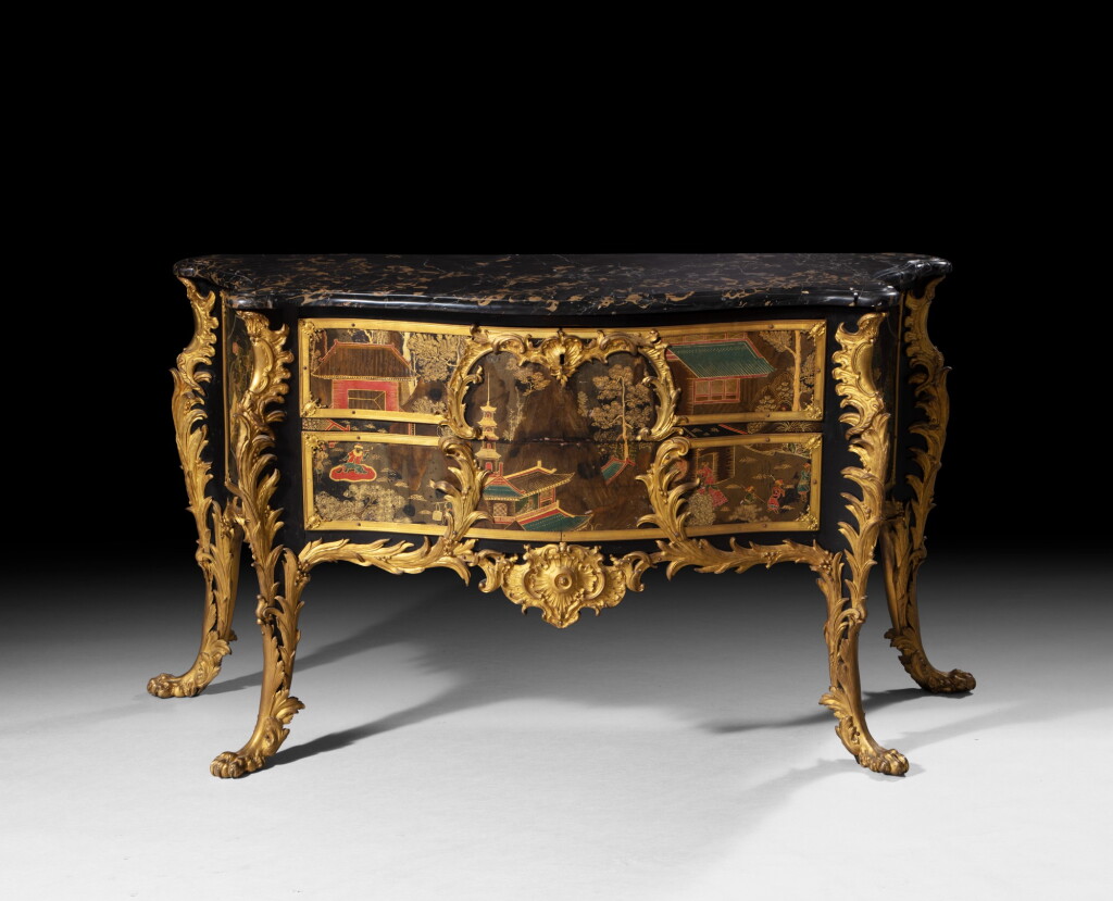 View full screen - View 1 of Lot 38. An early Louis XV gilt-bronze mounted Chinese lacquer commode, circa 1735, attributed to Antoine-Robert Gaudreaus | Grande commode "à palmes" en laque de Chine et bronze doré du début de l'époque Louis XV, vers 1735, attribuée à Antoine-Robert Gaudreaus.