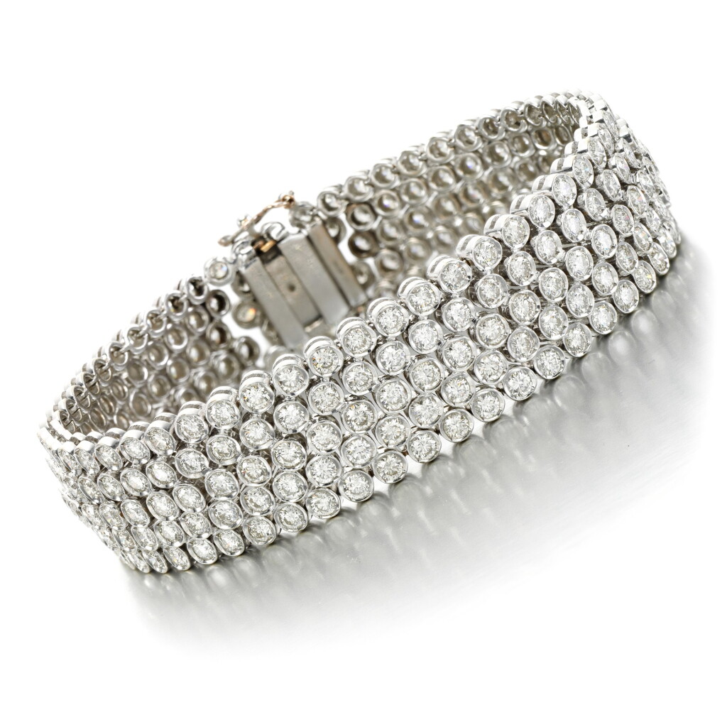 View full screen - View 1 of Lot 20. Diamond bracelet.