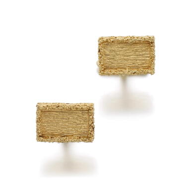 View full screen - View 1 of Lot 13. PAIR OF GOLD CUFFLINKS | GEORGES LENFANT .