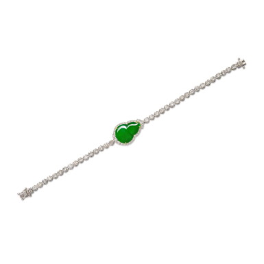 View full screen - View 1 of Lot 373. Jadeite and Diamond Bracelet | 天然翡翠 配 鑽石 手鏈.