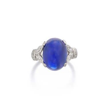 View full screen - View 1 of Lot 270. Sapphire and diamond ring | 藍寶石配鑽石戒指.