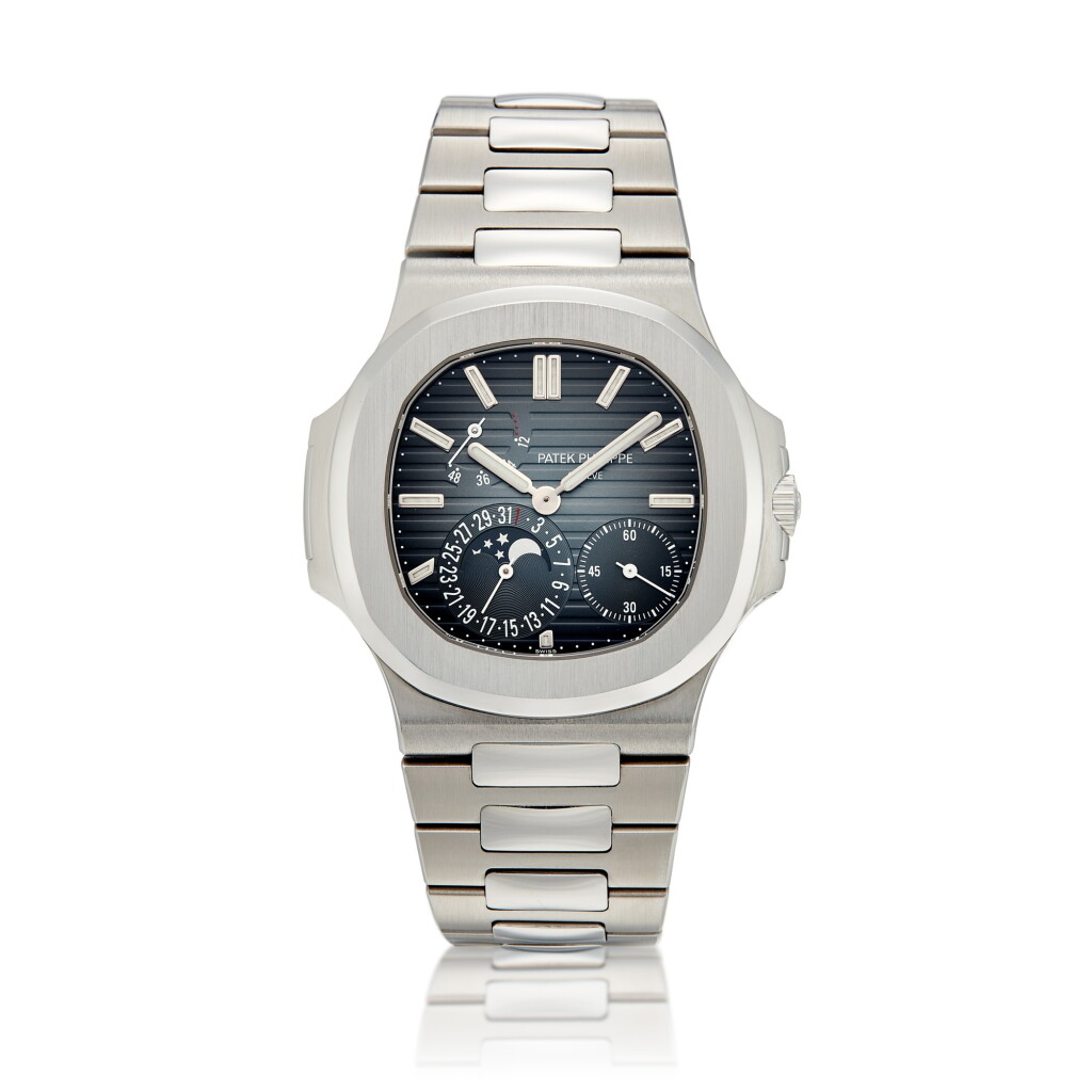 View full screen - View 1 of Lot 8066. Nautilus, Reference 5712 | A stainless steel bracelet watch with date, moon phases and power reserve indication, Circa 2017 | 百達翡麗 | Nautilus 型號5712 | 精鋼鏈帶腕錶,備日期顯示、月相及動力儲備顯示,約2017年製.