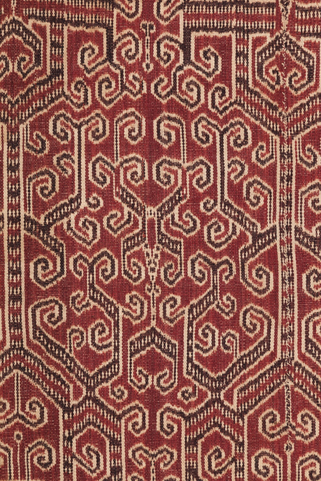 View full screen - View 1 of Lot 2. Tissu cérémoniel pua, Iban, Bornéo, Indonésie, début du 20e siècle | Ceremonial cloth pua, Iban, Borneo, Indonesia, early 20th century.