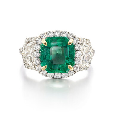View full screen - View 1 of Lot 1924. Emerald and Diamond Ring | 3.68克拉「哥倫比亞」祖母綠 配 鑽石 戒指.