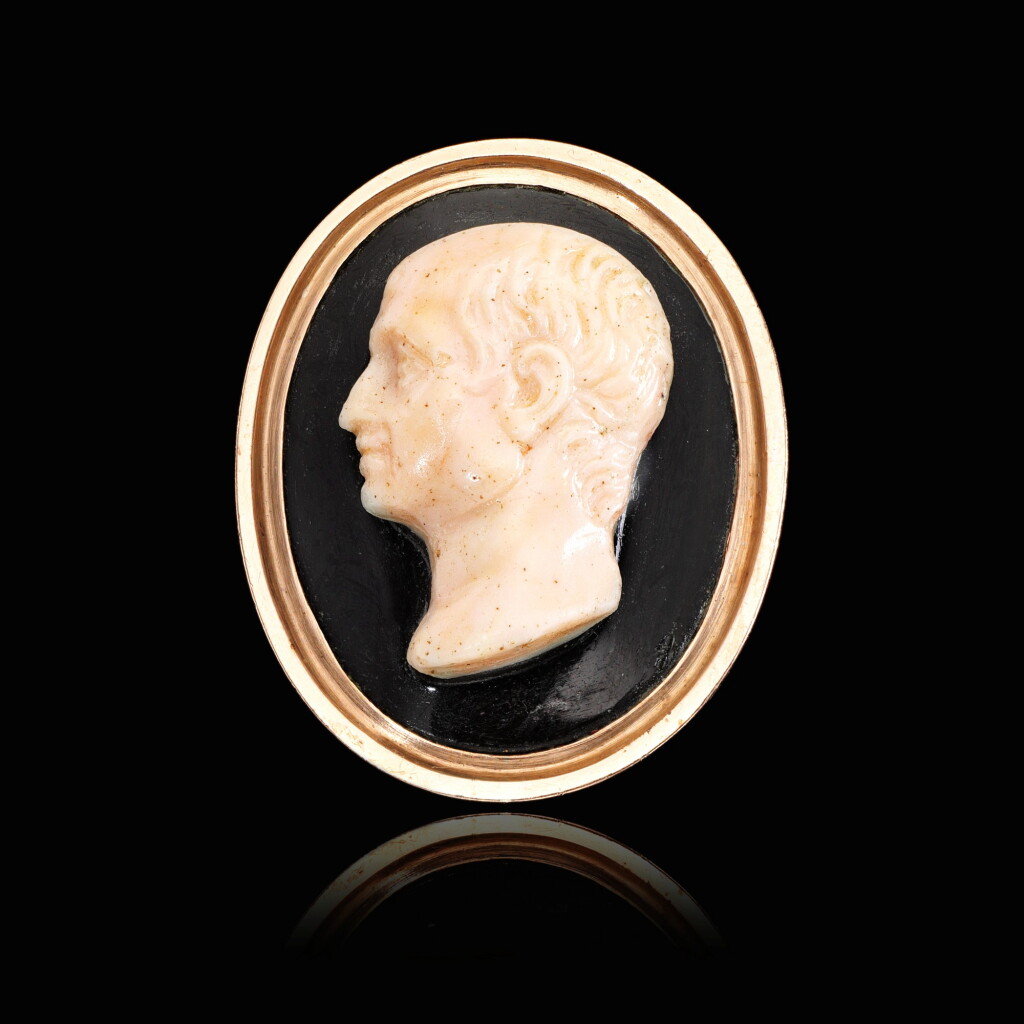 View full screen - View 1 of Lot 6. Cameo with a Roman Patrician.