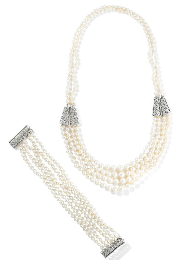 View full screen - View 1 of Lot 54. Demi-parure perles de culture et diamants | Cultured pearl and diamond demi-parure.