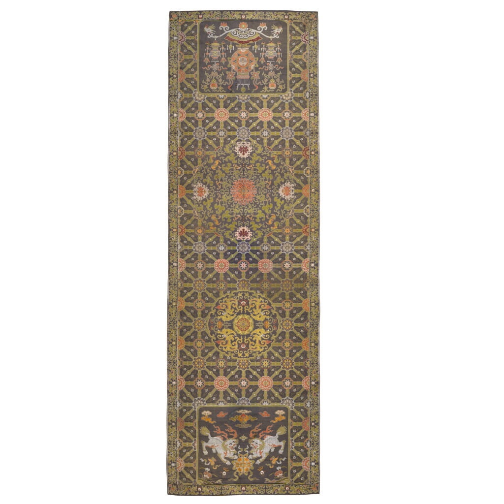 View full screen - View 1 of Lot 31. A SILK BROCADE CHAIR COVER, QING DYNASTY, 19TH CENTURY 清十九世紀 織錦團花卉夔龍紋墊面.