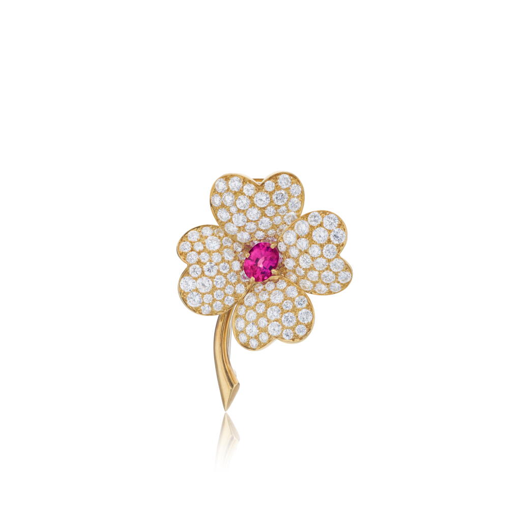 Voir en plein écran - Voir 1 du lot 722. Pink sapphire and diamond brooch.