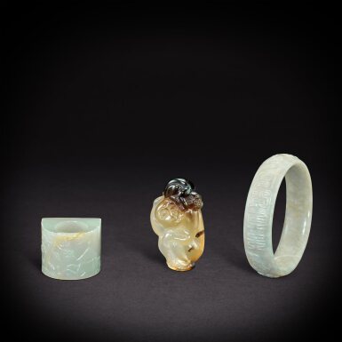 View full screen - View 1 of Lot 3541. A group of three jade and agate objects, Qing dynasty, 19th century | 清十九世紀 玉及瑪瑙飾物一組三件.