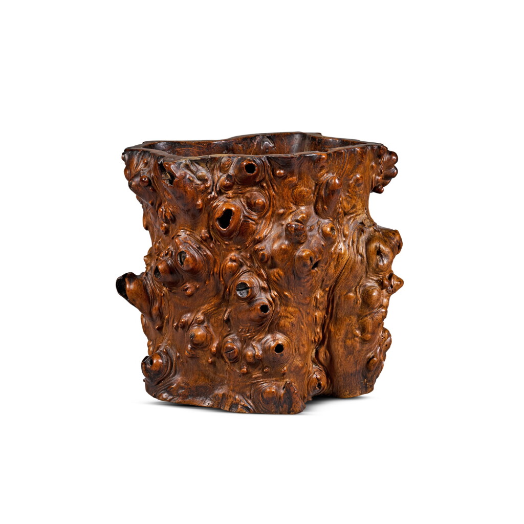 View full screen - View 1 of Lot 50. A large rootwood brushpot Late Qing dynasty | 清末 木根隨形畫筒.