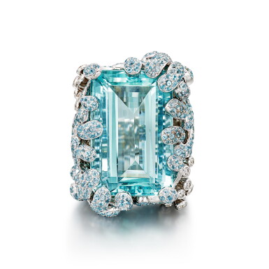 View full screen - View 1 of Lot 569. Aquamarine and Diamond Ring | 海藍寶 配 鑽石 戒指.