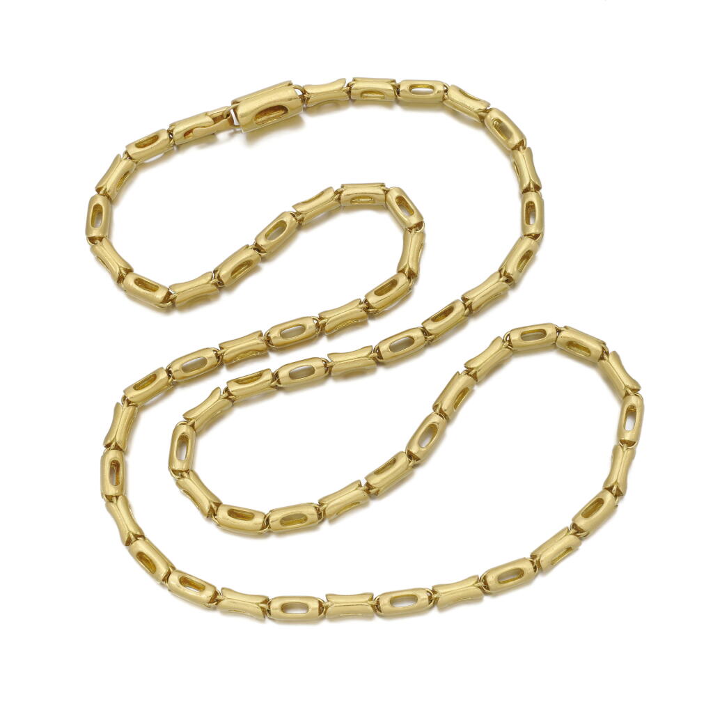 View full screen - View 1 of Lot 112. Gold long chain | Lunga collana in oro.