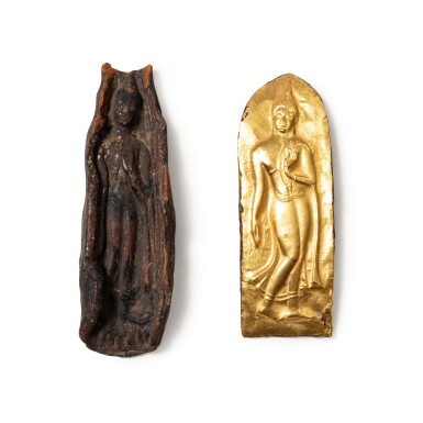 View full screen - View 1 of Lot 96. A gold repoussé walking Buddha plaque Thailand, Ayutthaya style, 18th-19th century | 暹邏 十八至十九世紀 阿瑜陀耶較式鏨金釋迦牟尼佛牌.