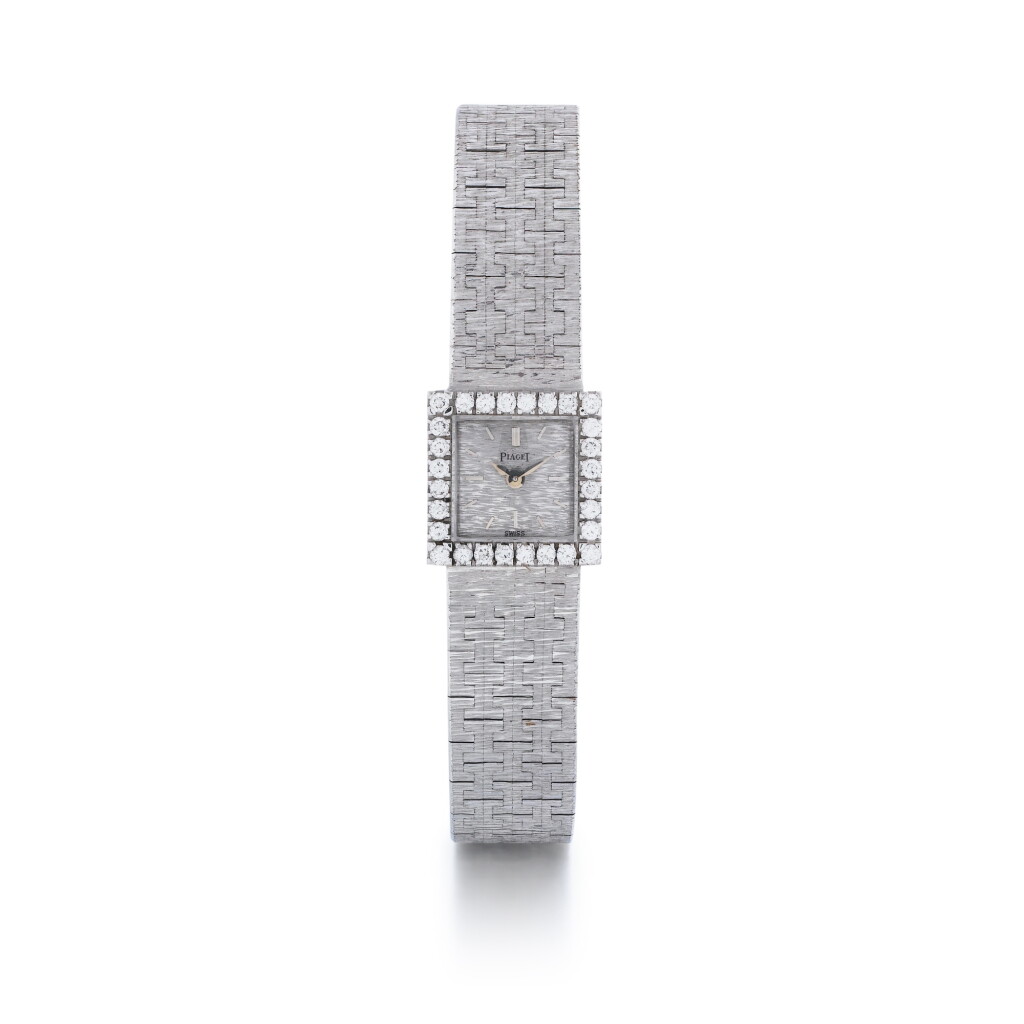 View full screen - View 1 of Lot 152. Montre de dame or et diamants | Lady's gold and diamond bracelet watch.