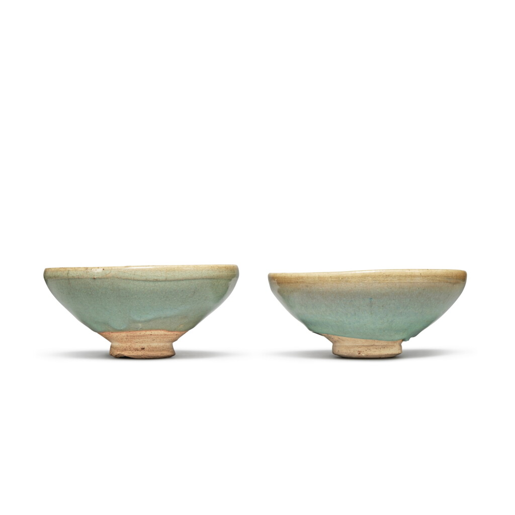 View full screen - View 1 of Lot 128. Two 'Jun' blue-glazed bowls, Yuan - Ming dynasty .