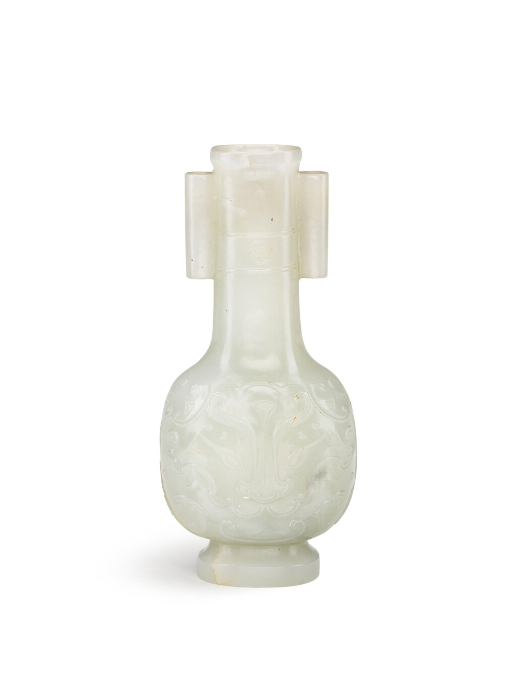 全螢幕檢視 - 查看108A small pale celadon jade arrow vase, Qing dynasty, Qianlong period | 清乾隆 青白玉饕餮紋貫耳瓶的1