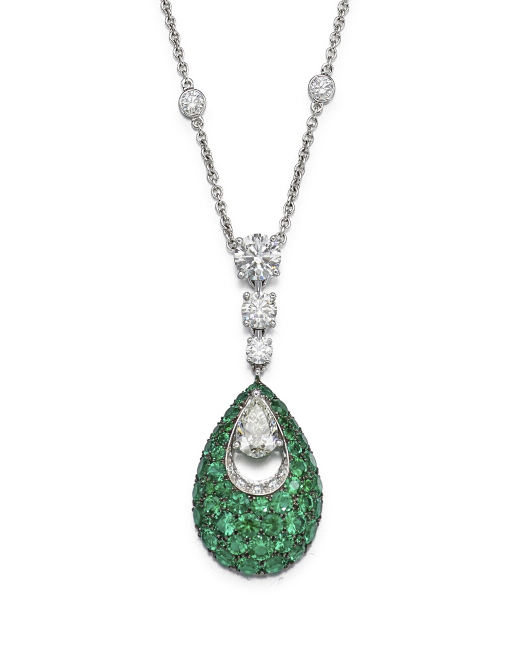 View full screen - View 1 of Lot 1119. GRAFF | 'BOMBÉ PAVILION' DIAMOND AND EMERALD PENDENT NECKLACE | 格拉夫 'Bombé Pavilion' 鑽石 配 祖母綠 項鏈.