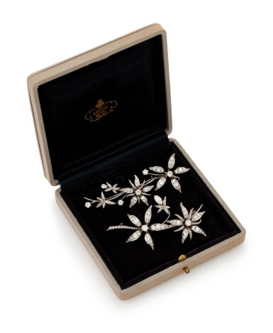 View full screen - View 1 of Lot 5. TWO DIAMOND BROOCHES (DUE SPILLE IN DIAMANTI) .