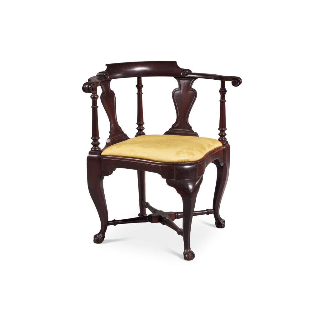 View full screen - View 1 of Lot 258. A Fine and Rare Queen Anne Compass-Seat Roundabout Armchair, Massachusetts, circa 1755.