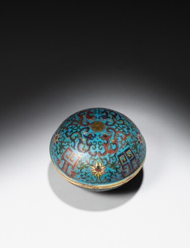 View full screen - View 1 of Lot 154. A gilt-bronze and cloisonné enamel 'dragon' seal paste box and cover, Mark and period of Qianlong | 清乾隆 掐絲琺瑯龍紋圓蓋盒 《乾隆年製》款.