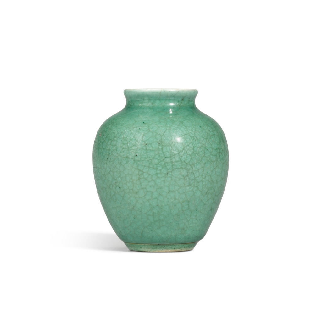 全萤幕检视 - 查看18A small apple green-glazed jar, Qing dynasty, 18th century | 清十八世紀 蘋果綠釉小罐的1