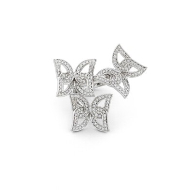 View full screen - View 1 of Lot 165. Bague diamants | Diamond ring.