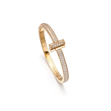 View full screen - View 1 of Lot 1620. DIAMOND ‘T’ BANGLE | 蒂芙尼 | 鑽石 ‘T’ 手鐲.