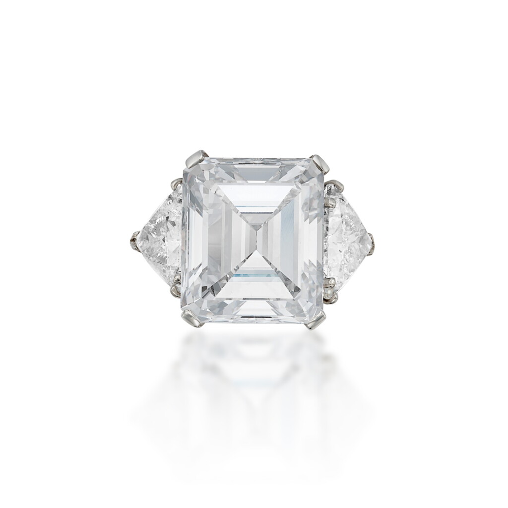 View full screen - View 1 of Lot 68. Diamond Ring.