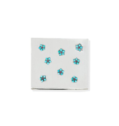 View full screen - View 1 of Lot 63. Poudrier argent, rubis et turquoises | Silver, ruby and turquoise powder compact.