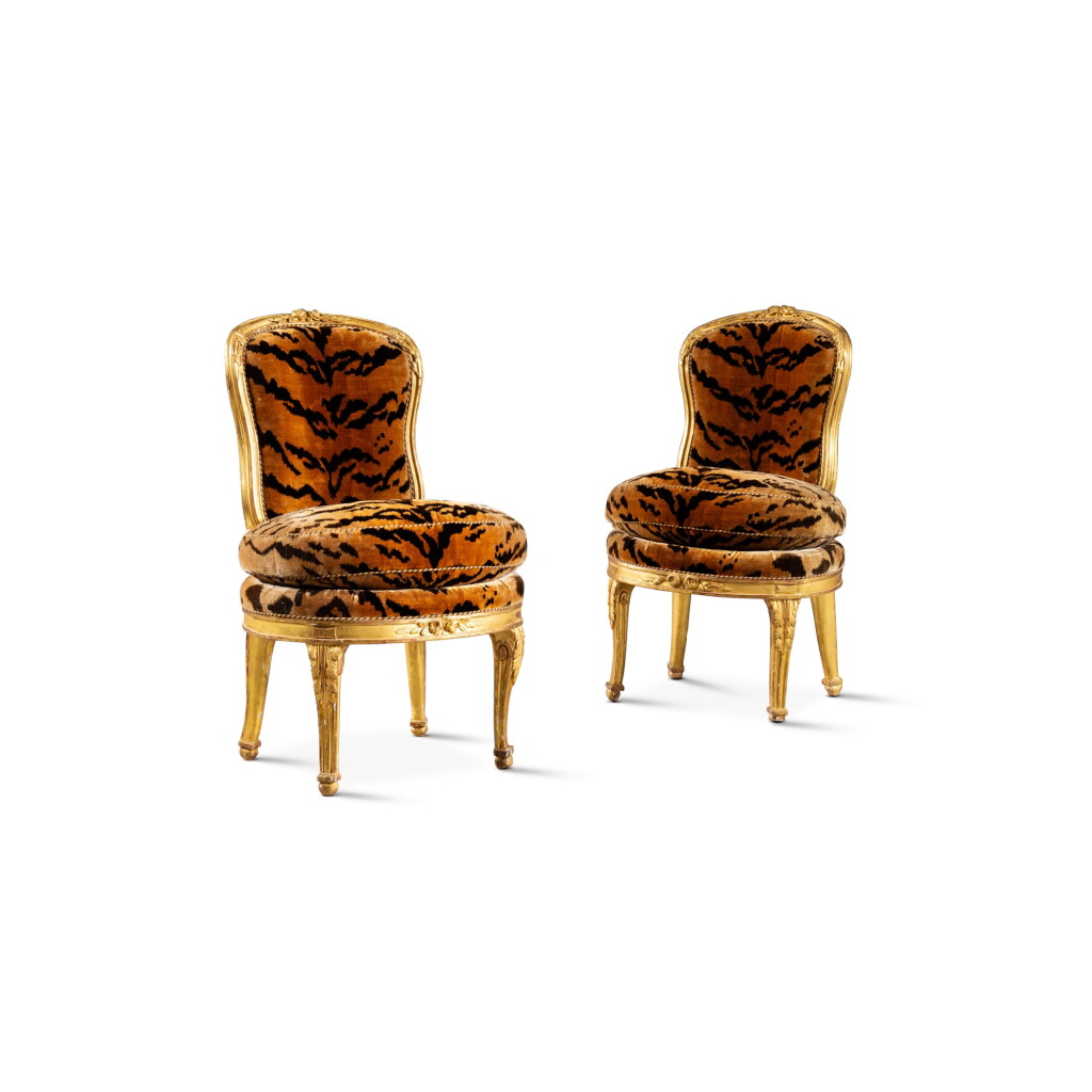 View full screen - View 1 of Lot 372. A pair of late Louis XV giltwood chairs, stamped by Nicolas Blanchard, circa 1770 | Paire de chaises en bois redoré de la fin de l'époque Louis XV, estampille de Nicolas Blanchard, vers 1770.