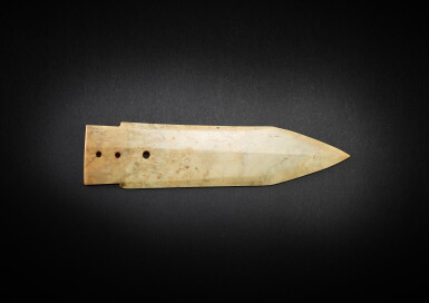 View full screen - View 1 of Lot 3791. A pale greyish-green jade ceremonial blade, ge, Shang dynasty | 商 淺青灰玉戈.
