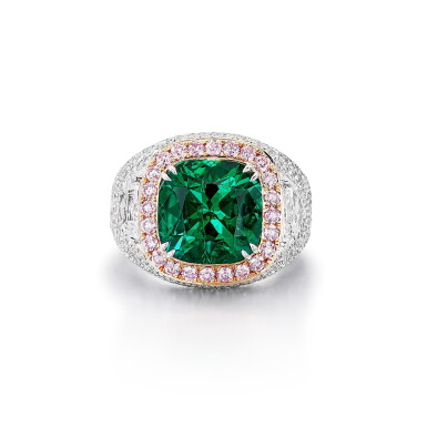 View full screen - View 1 of Lot 1834. Emerald and Diamond Ring | 5.36克拉 天然「哥倫比亞穆索」無油祖母綠 配 鑽石 戒指.
