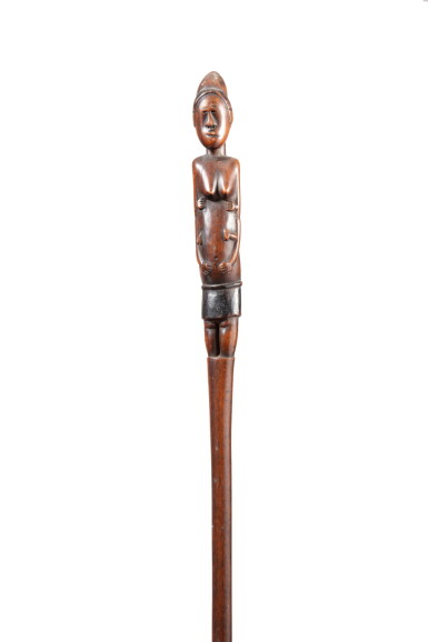 View full screen - View 1 of Lot 236. Zulu / Tsonga maternity staff, attributed to the Baboon Master, South Africa | Canne surmontée d'une maternité, attribuée au Baboon Master, Zulu / Tsonga, Afrique du Sud.