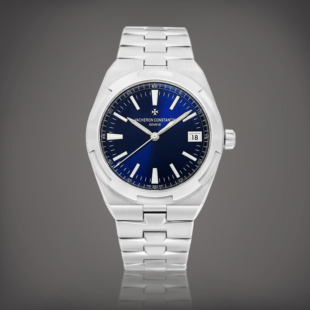 View full screen - View 1 of Lot 2165. Overseas, Reference 4500V | A stainless steel wristwatch with date and bracelet, Circa 2021 | 江詩丹頓 | Overseas 型號4500V | 精鋼鏈帶腕錶,備日期顯示,約2021年製.