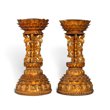 View full screen - View 1 of Lot 623. A pair of gilt-lacquered wood lotus-form emblem stands, Qing dynasty | 清 木漆金蓮花座一對.