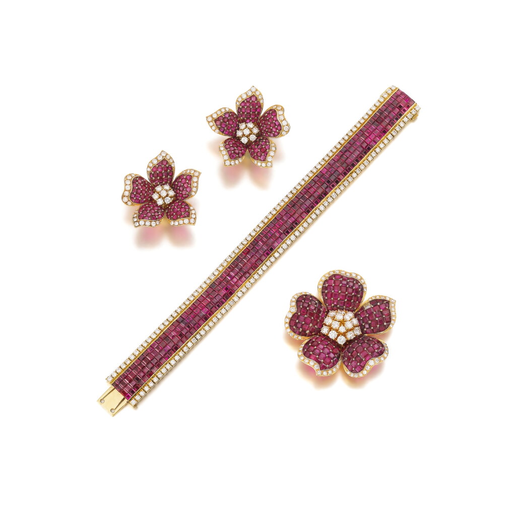 View full screen - View 1 of Lot 126. Parure rubis et diamants | Ruby and diamond parure.