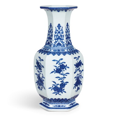 View full screen - View 1 of Lot 3606. A RARE BLUE AND WHITE HEXAGONAL VASE SEAL MARK AND PERIOD OF QIANLONG | 清乾隆 青花折枝花果紋六方瓶 《大清乾隆年製》款.