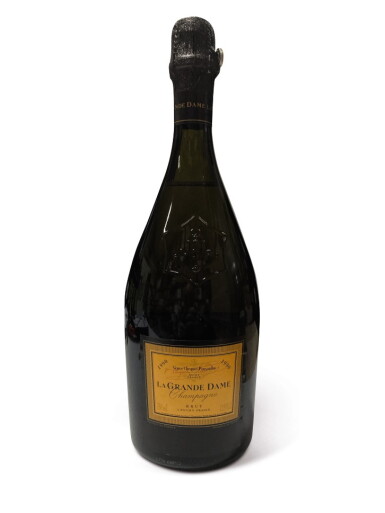 View full screen - View 1 of Lot 22. Veuve Clicquot, La Grande Dame 1990 (6 BT).
